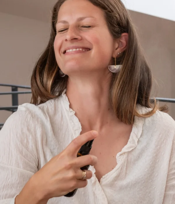 Comment utiliser un hydrolat dans sa routine visage avec Senza Nature