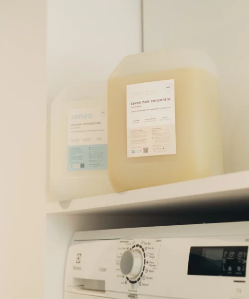 Lessives et produits mébagers naturels d'entretien par la marque Senza Zéro déchets